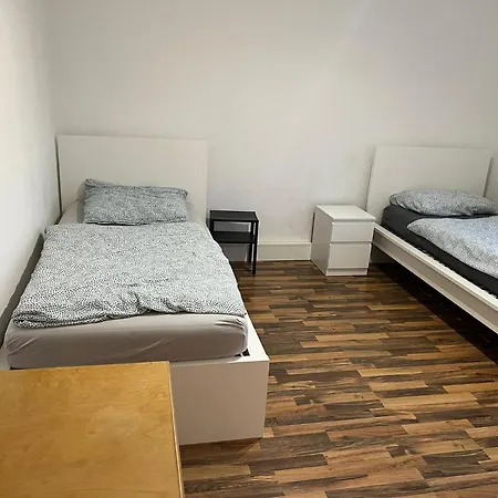 Fuer 4 Personen In Boehlen, Friedrich-ebert-str דירה